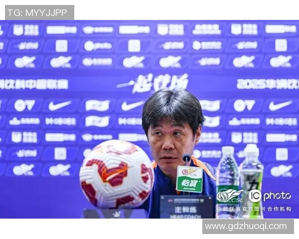 中国足球明星踢球风采解析 从李霄鹏到武磊的成长与成就