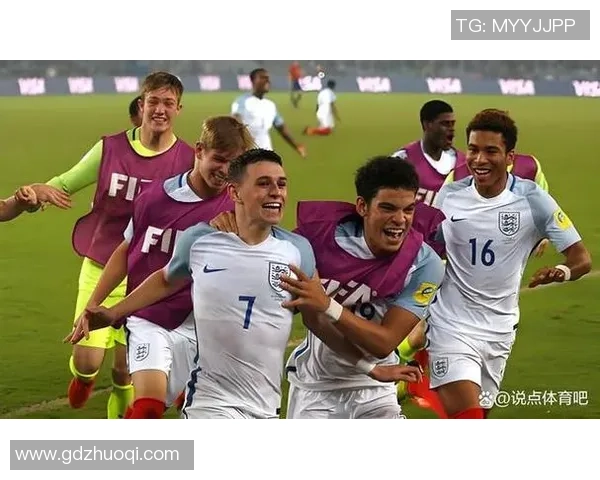 历届足球巨星巅峰对决盘点 最经典十位球员荣耀回顾