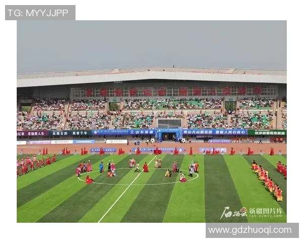 喀什六中足球队球星带领团队征战赛场展现青春风采