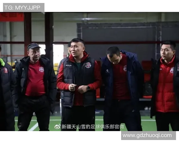 聚焦足球球星动态与表现的专业追踪平台打造全新粉丝互动体验