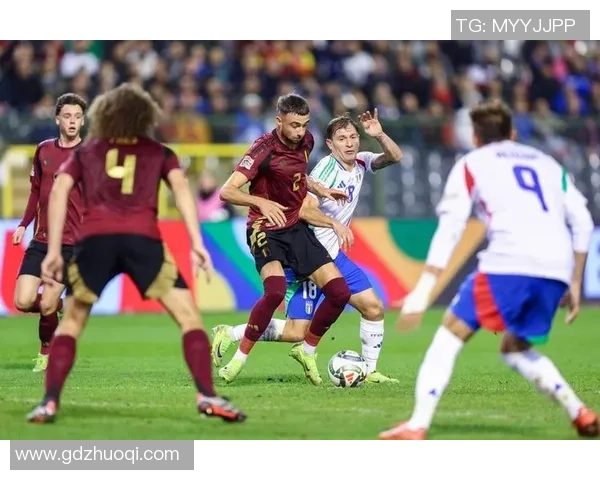 荷兰足球队明星球员盘点与他们的辉煌成就解析