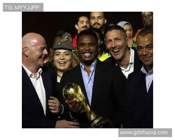 足球传奇卡福与球迷共庆荣耀时刻全新挑战赛上线